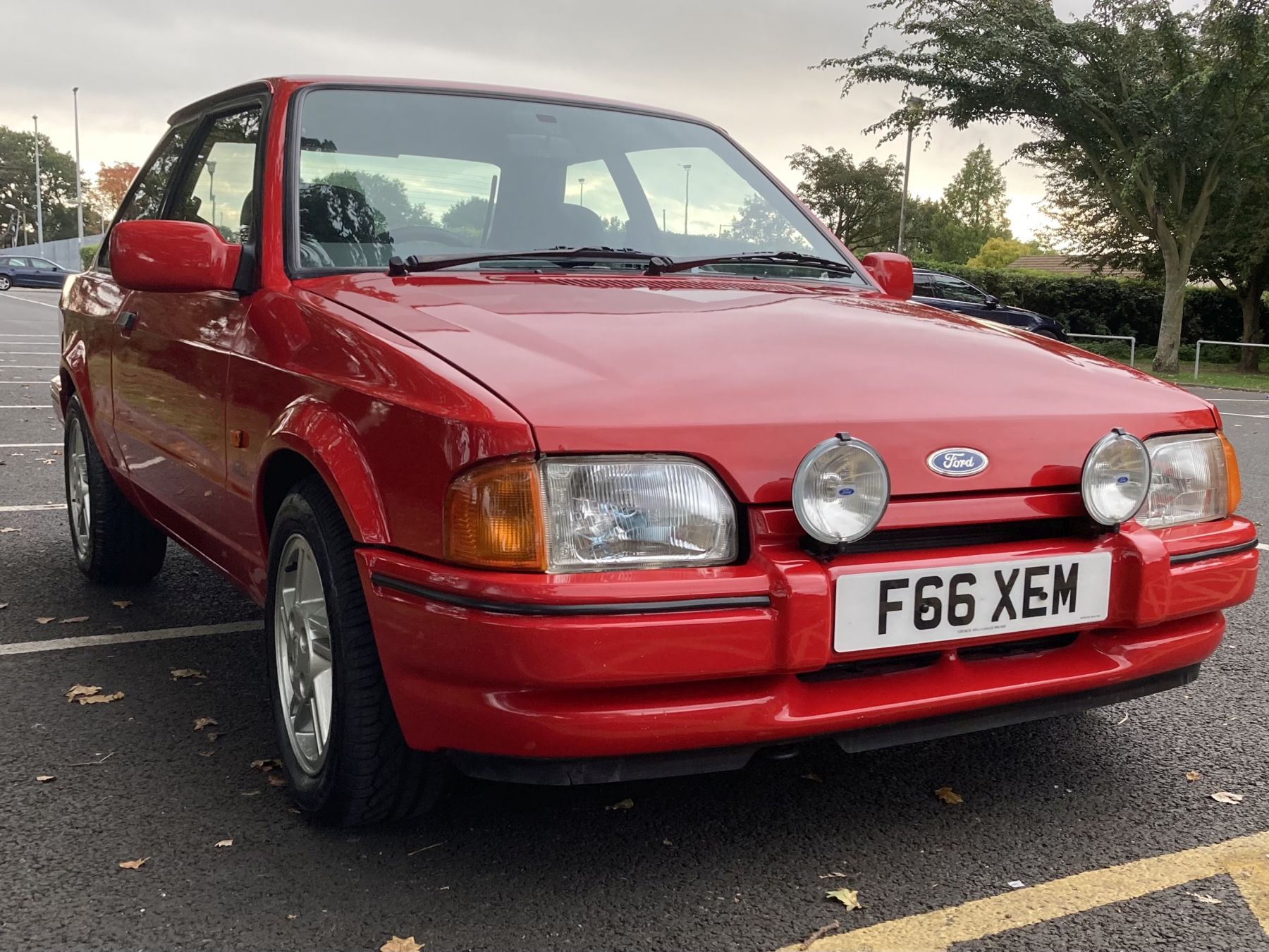 1988 Ford Escort Image 3