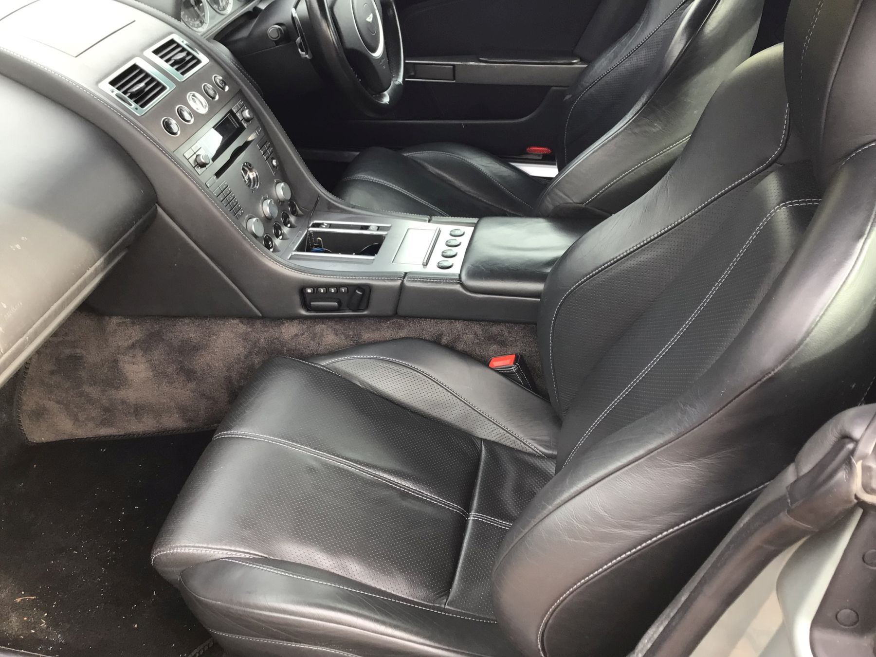 2007 Aston Martin DB9 Image 2