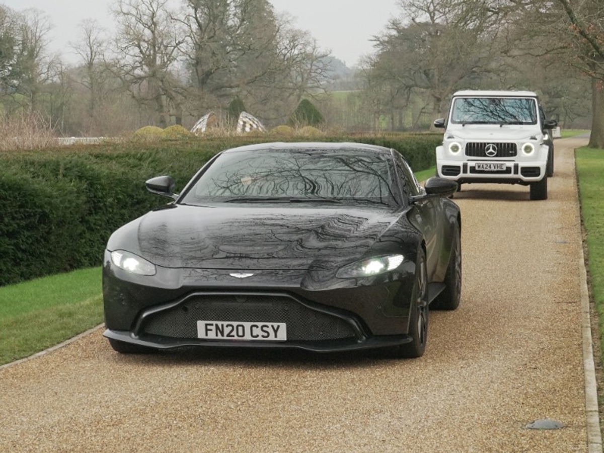2020 Aston Martin Vantage Image 2