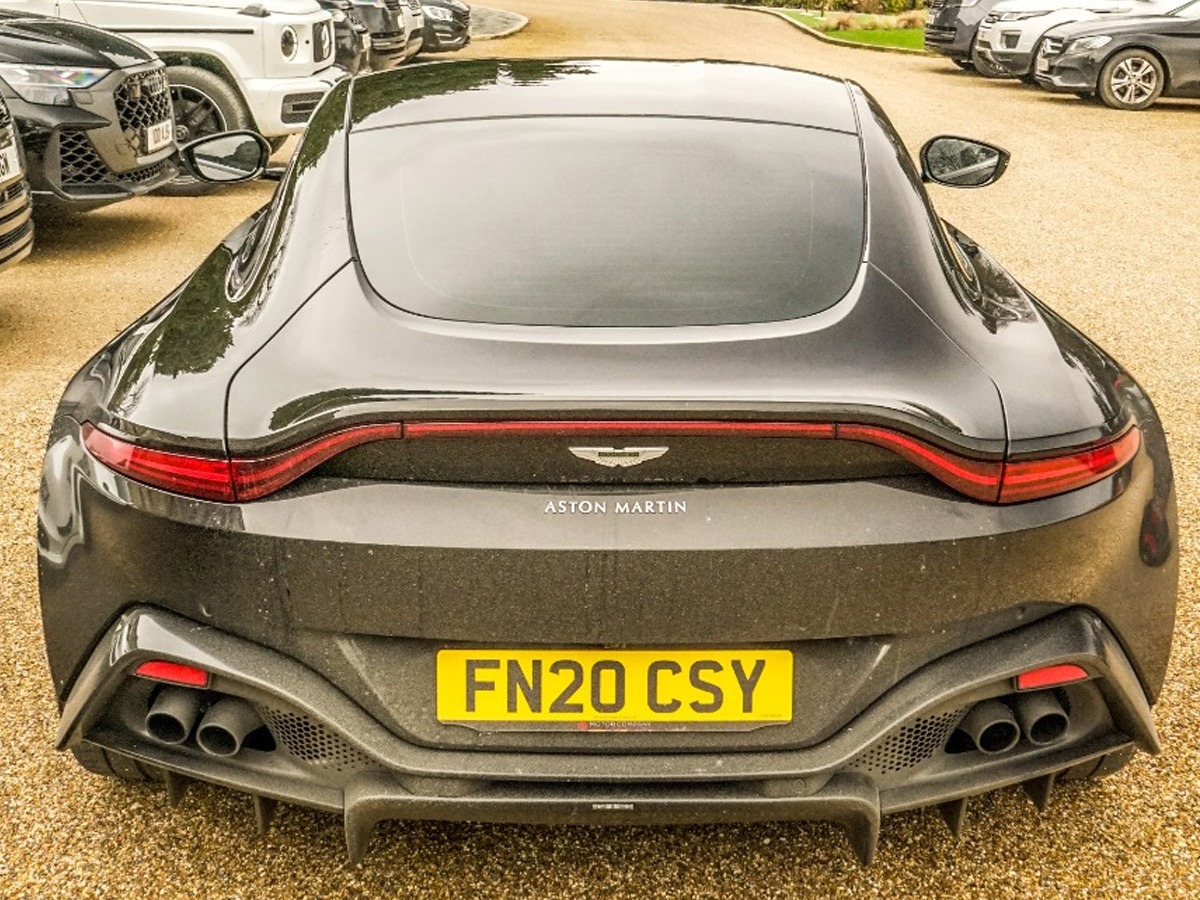 2020 Aston Martin Vantage Image 3