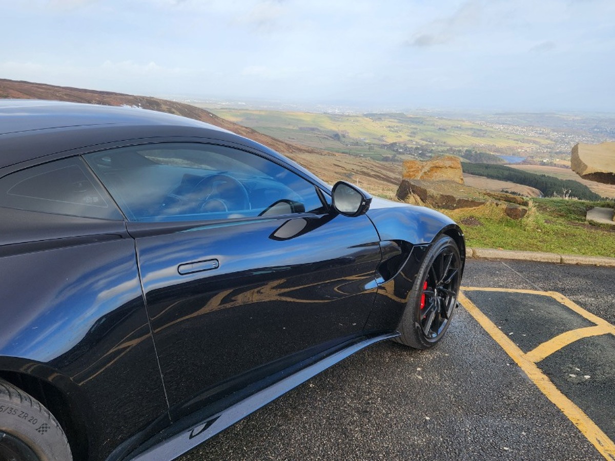 2020 Aston Martin Vantage Image 6