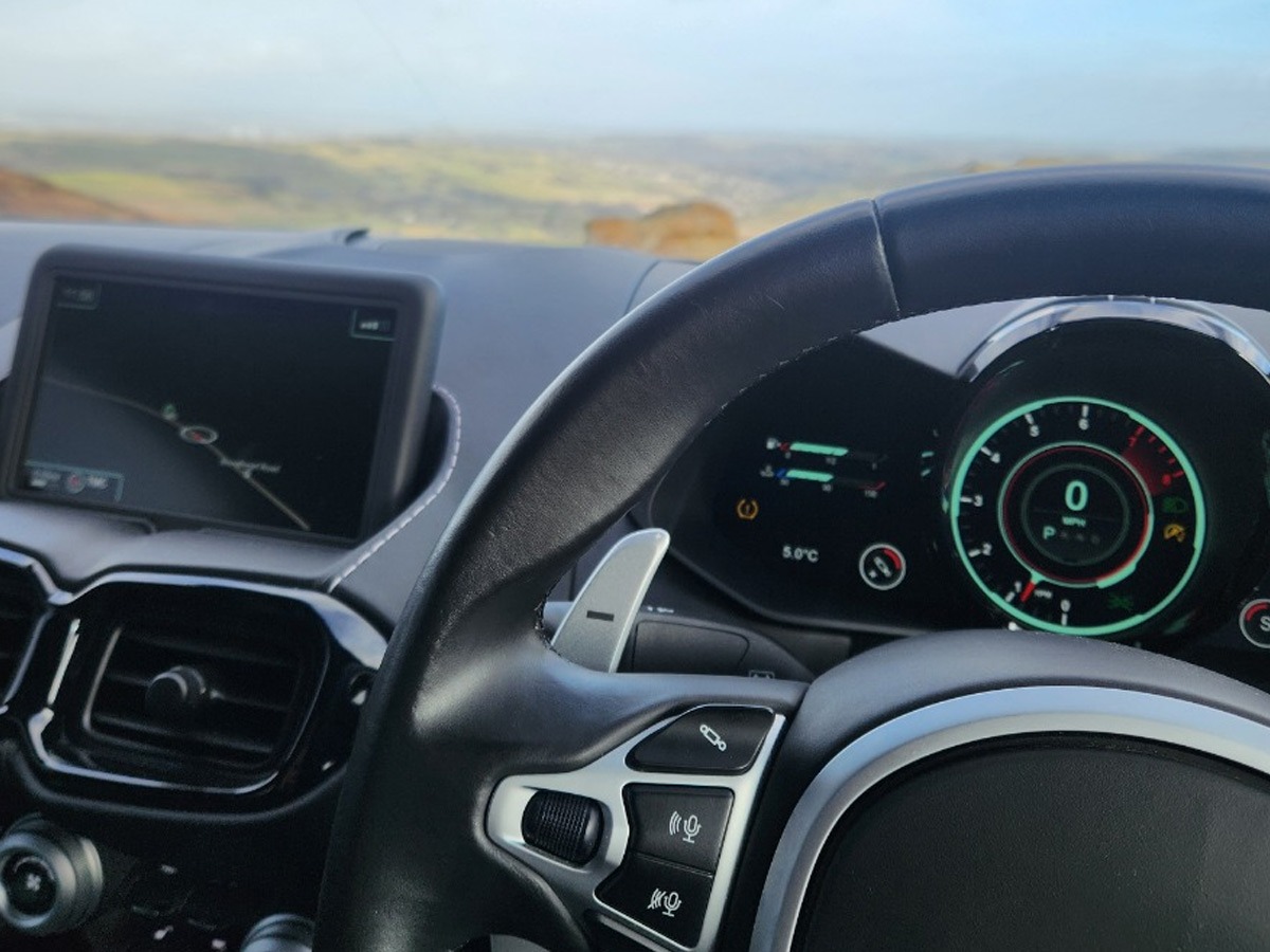 2020 Aston Martin Vantage Image 12