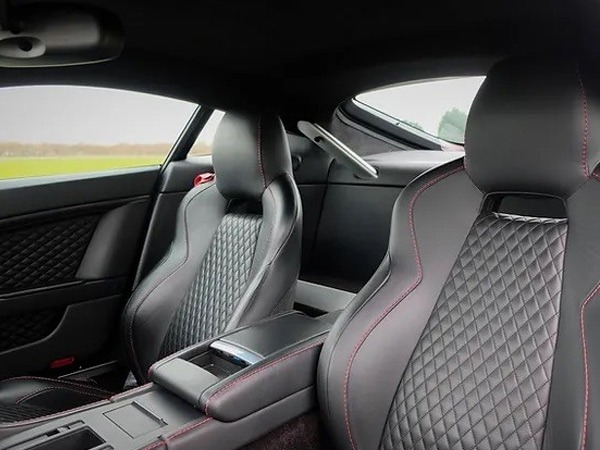 2016 Aston Martin V8 Vantage S Image 8