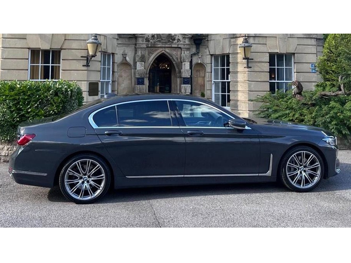 2021 BMW 745 Image 5