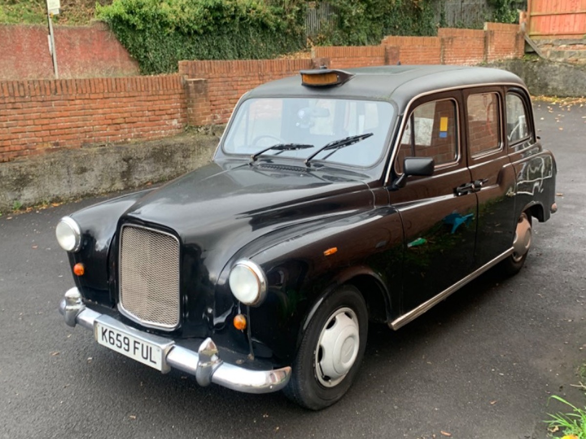 1992 Carbodies Taxi Image 2