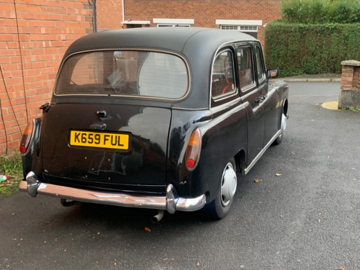 1992 Carbodies Taxi Image 5