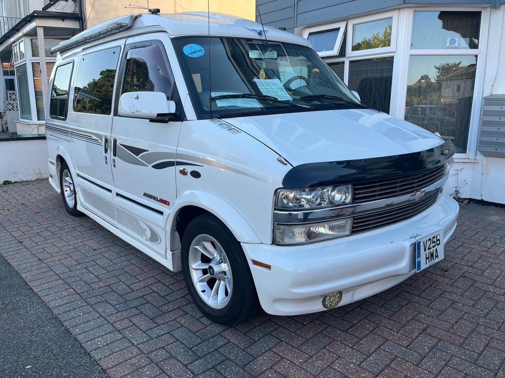 1999 Chevrolet Astro Image 1