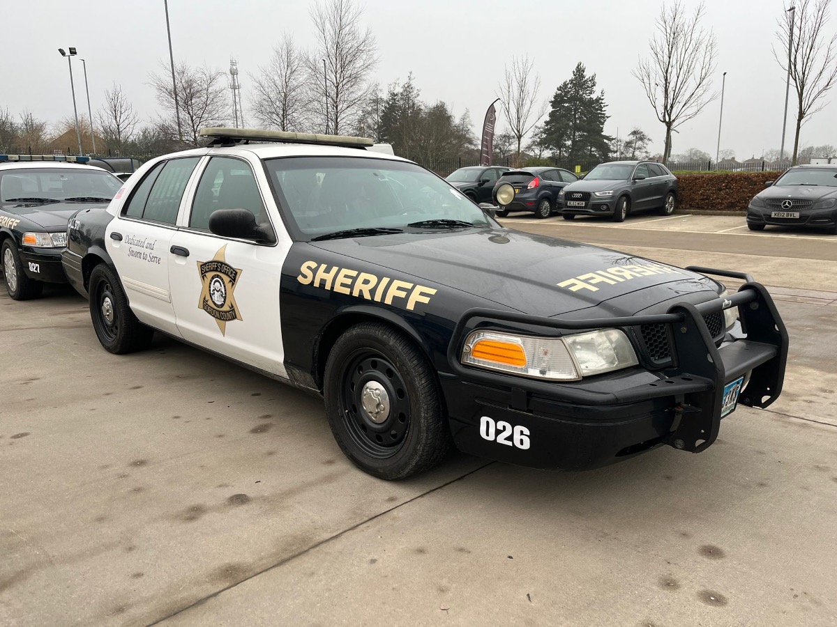 2011 Ford Crown Victoria Image 1