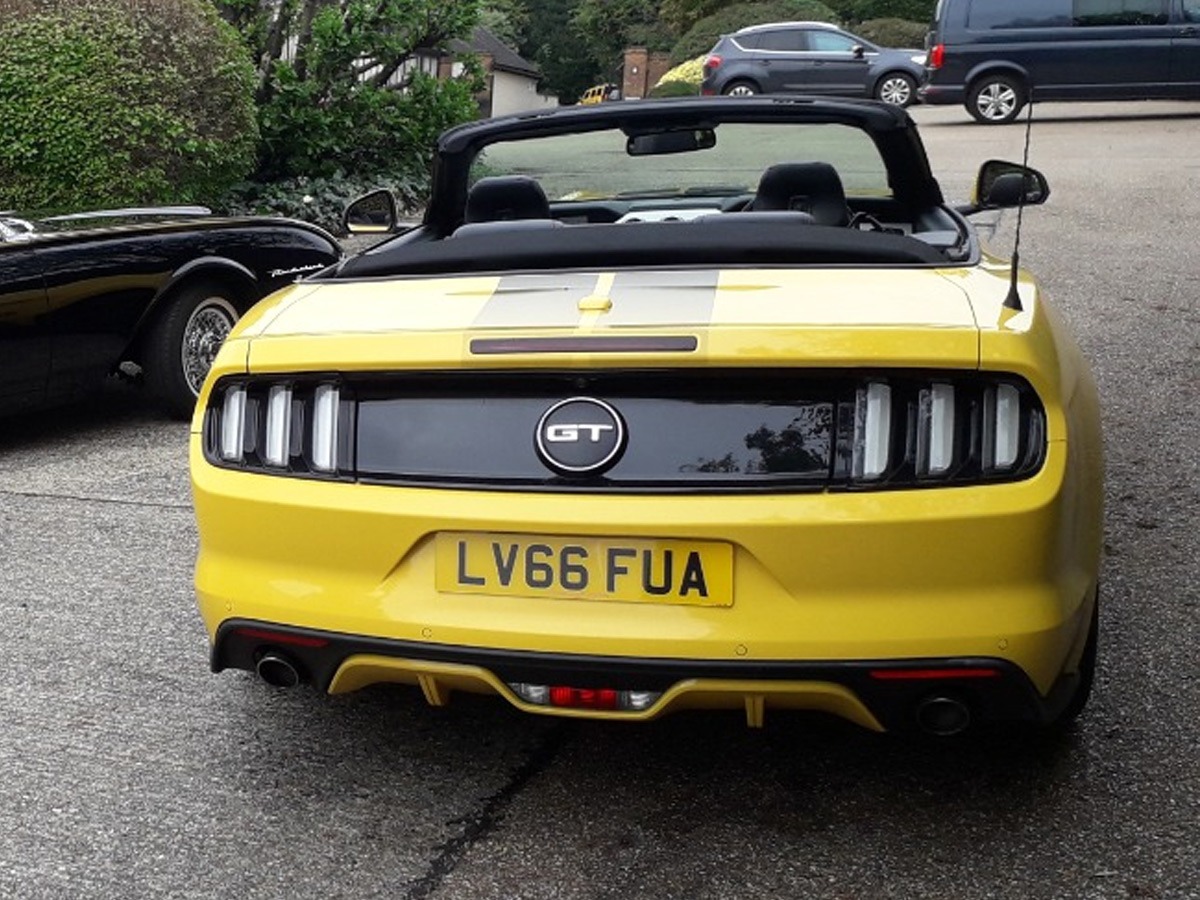 2016 Ford Mustang Image 2