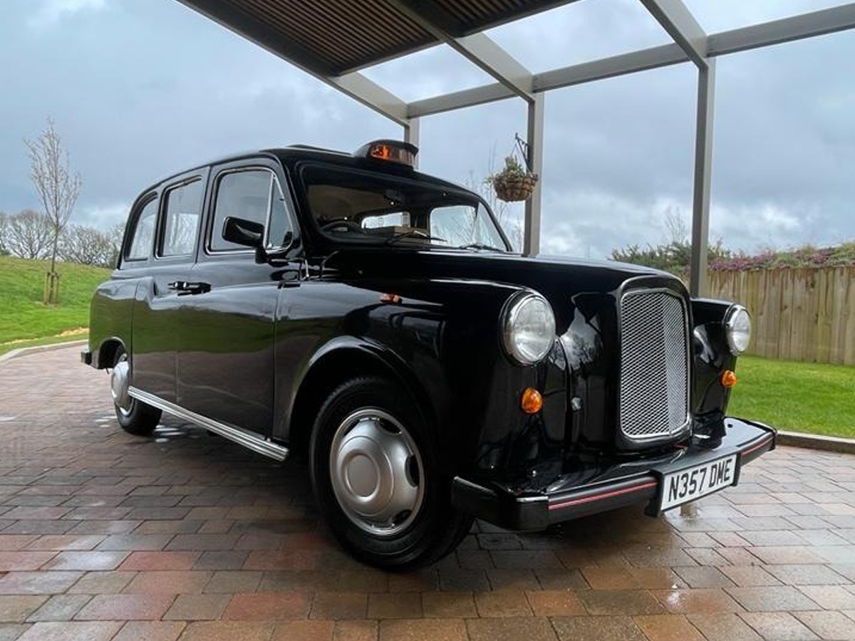 1995 LEVC TX Image 1