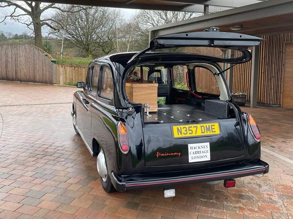 1995 LEVC TX Image 3