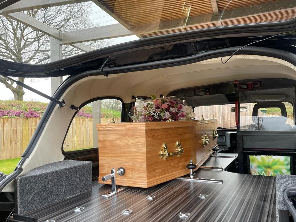 1995 LEVC TX Image 4