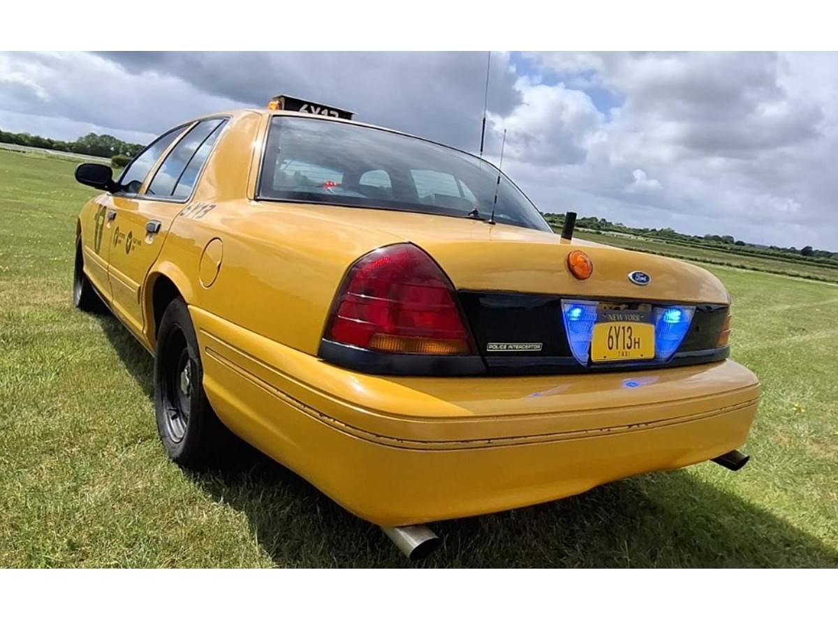 2007 Ford Crown Victoria Image 8
