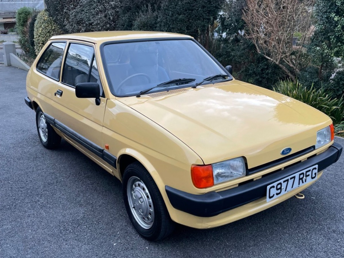 1985 Ford Fiesta Image 3