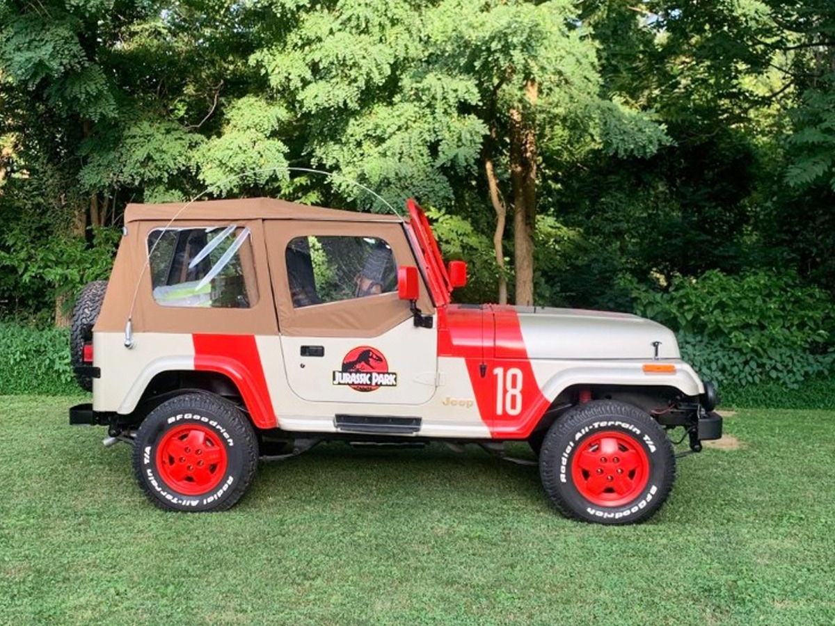 1993 Jeep Wrangler Image 2