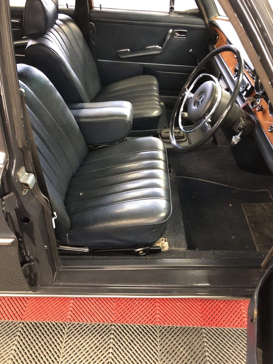 1972 Mercedes-Benz 280 Image 4