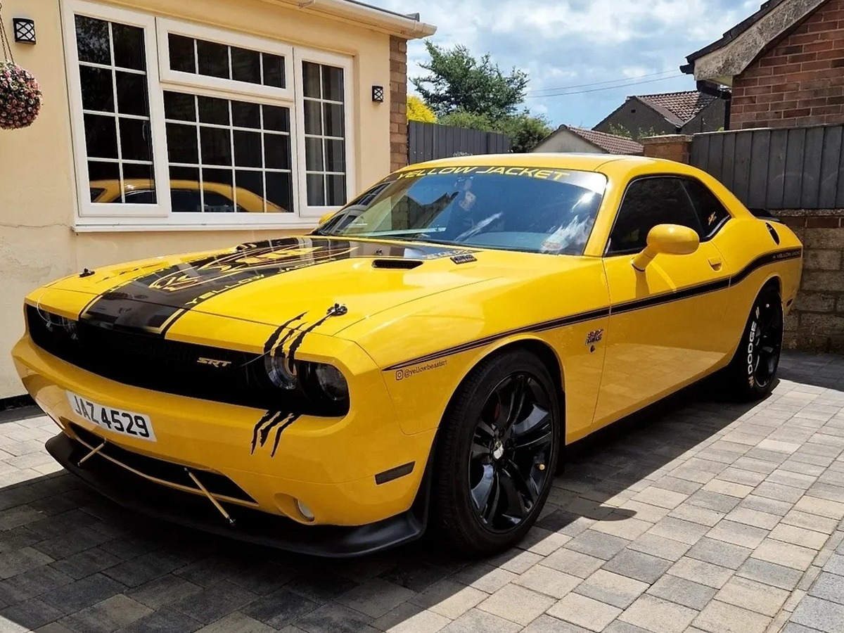 2012 Dodge Challenger Image 1