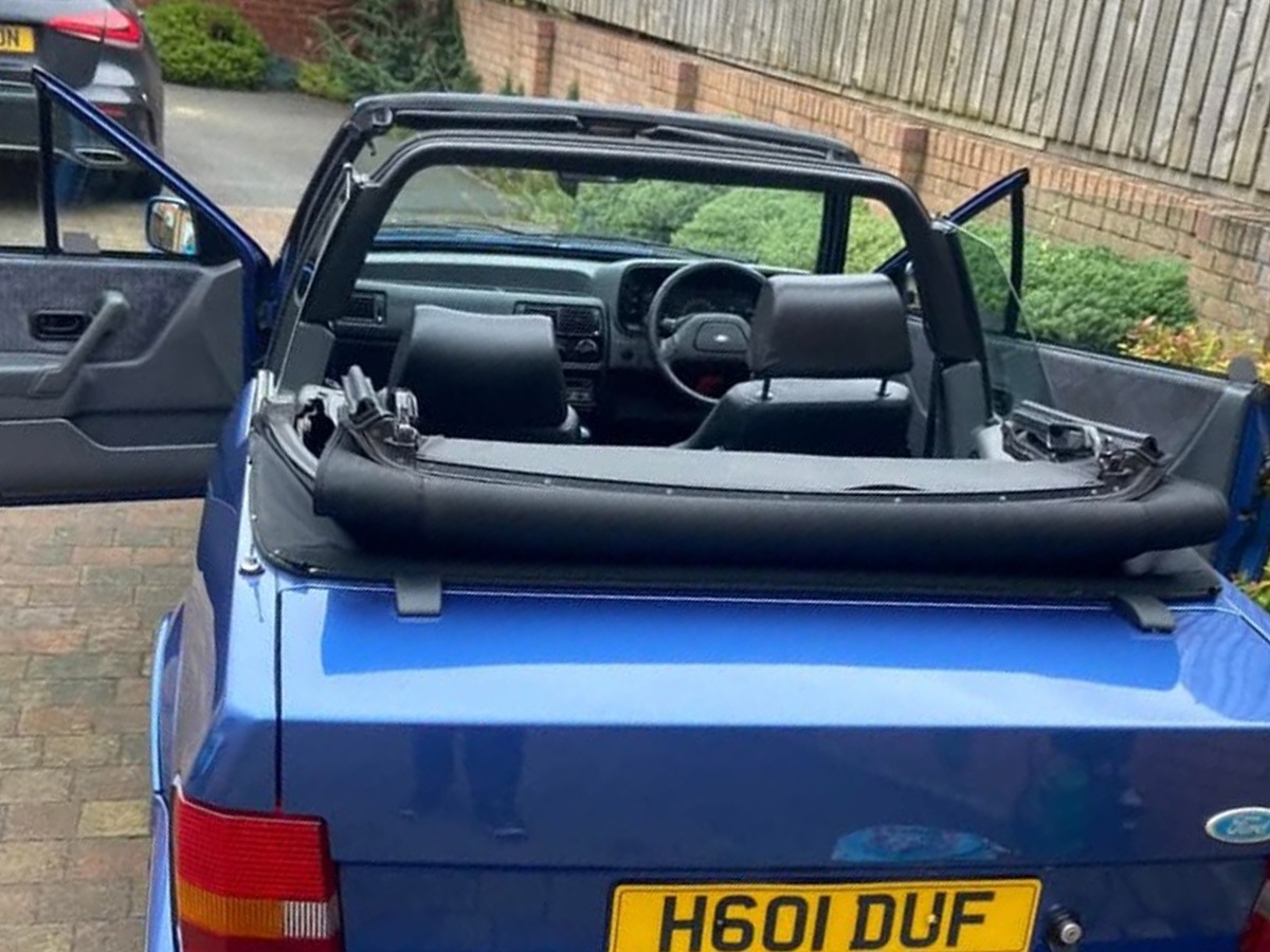 1990 Ford Escort Image 5