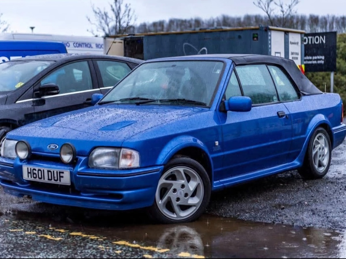 1990 Ford Escort Image 6