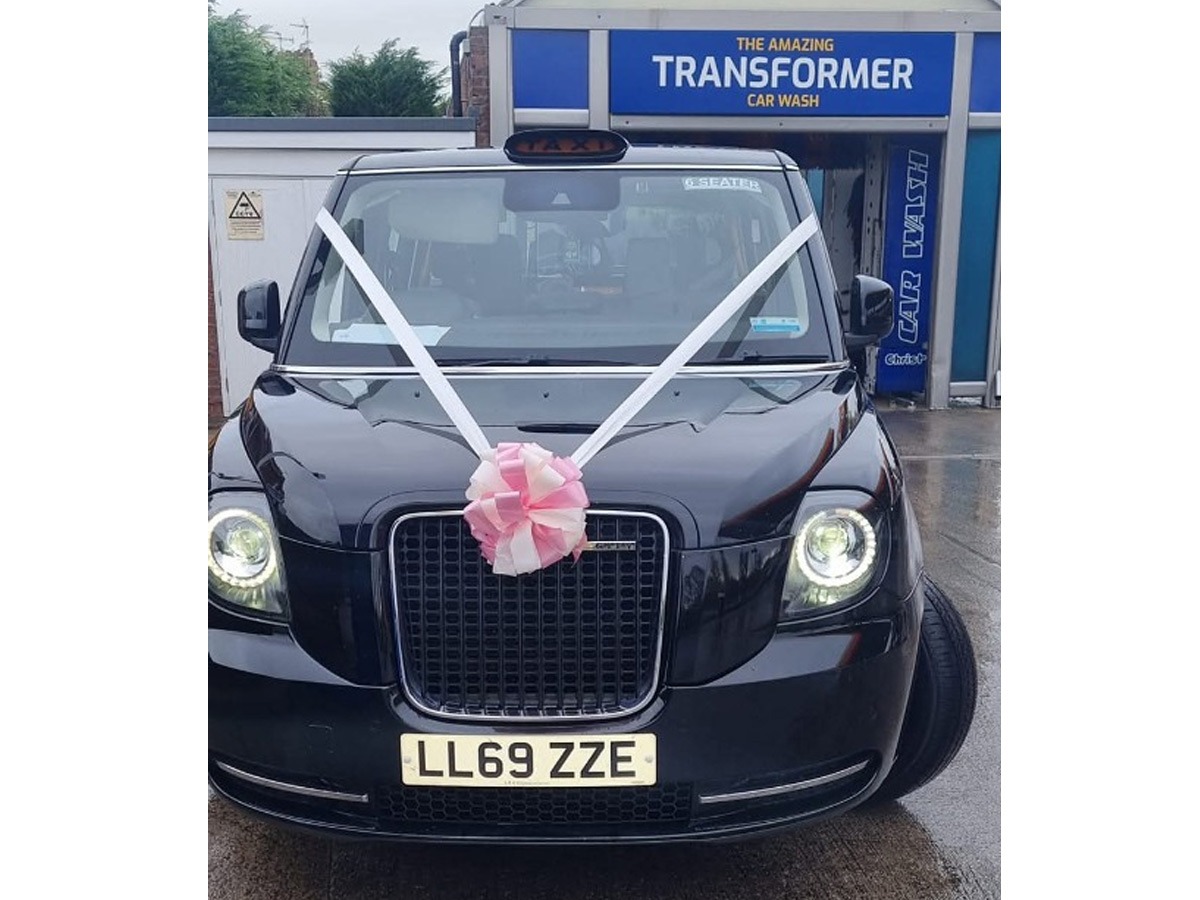 2019 LEVC TX Image 3