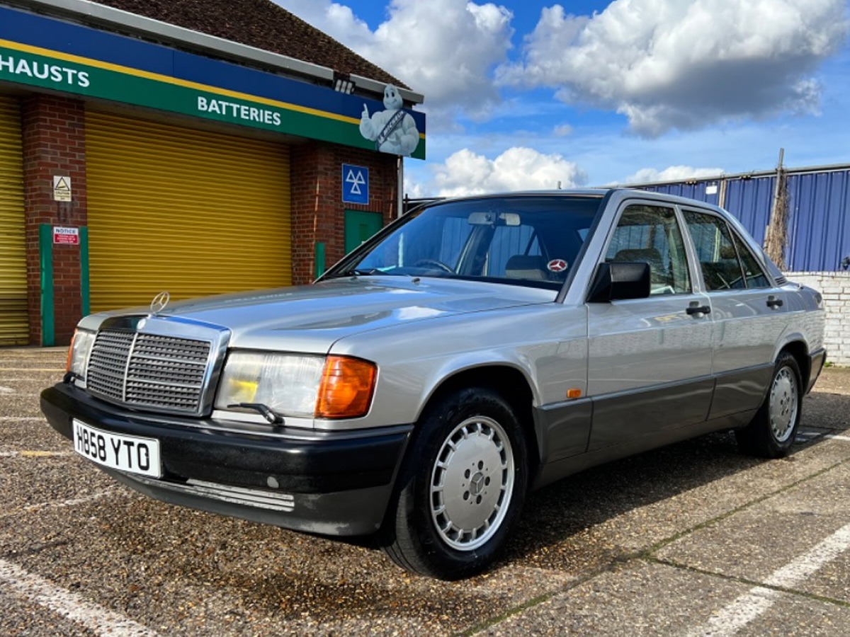 1991 Mercedes-Benz 190E Image 1