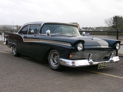 1957 Ford Fairlane Image 3