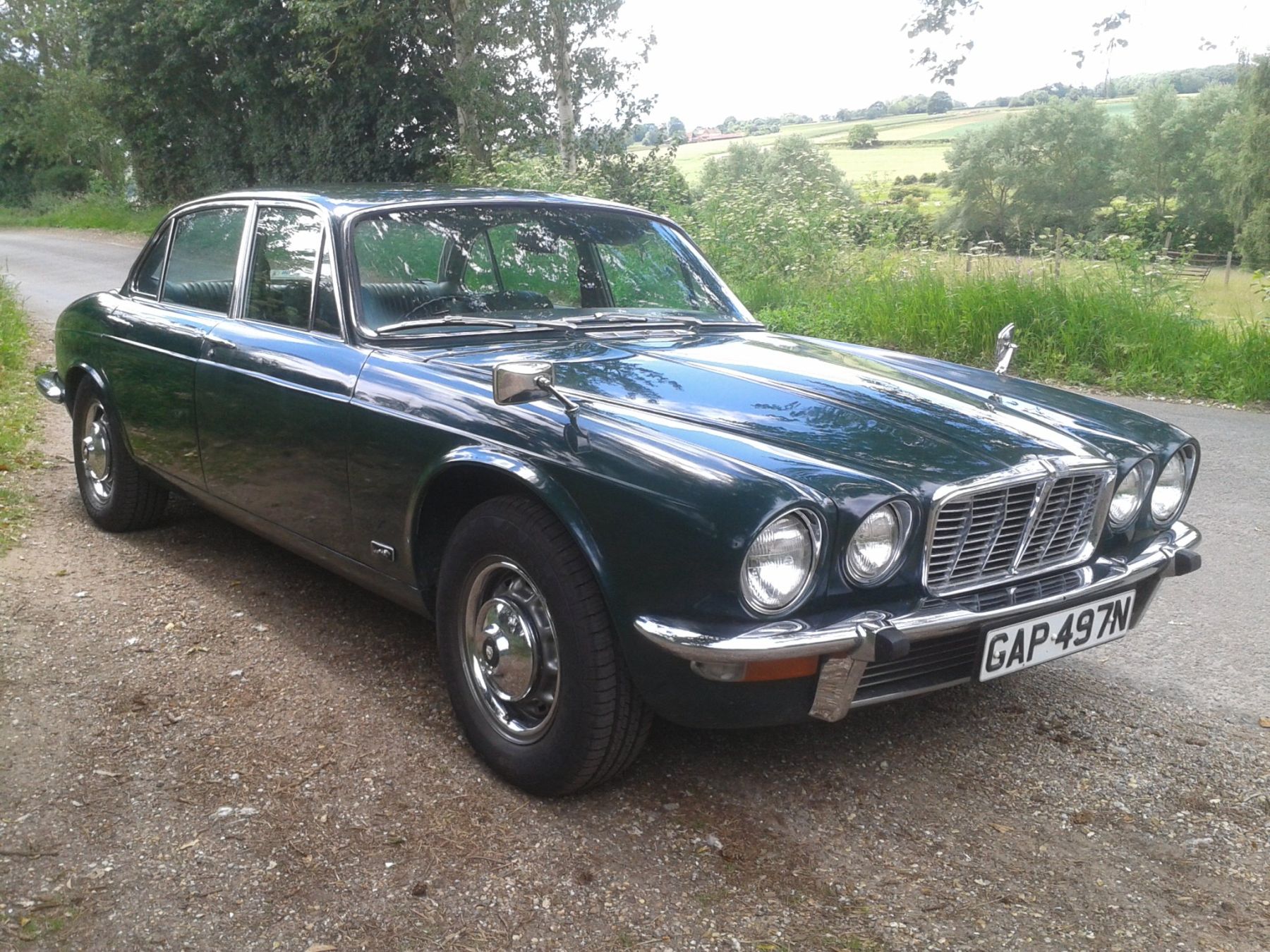 1974 Jaguar XJ Image 1