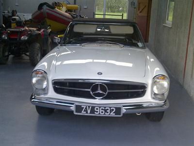 1965 Mercedes-Benz 230 Image 3