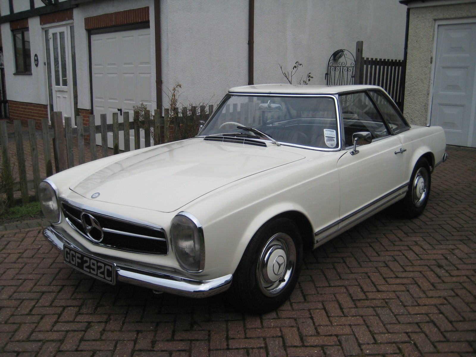 1965 Mercedes-Benz 230 Image 5