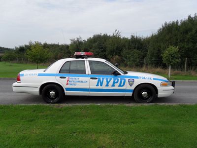 2001 Ford Crown Victoria Image 2
