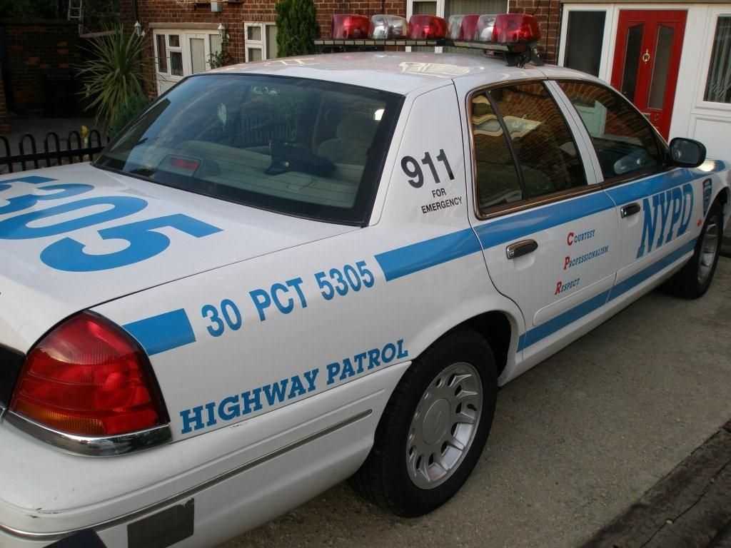 2001 Ford Crown Victoria Image 9