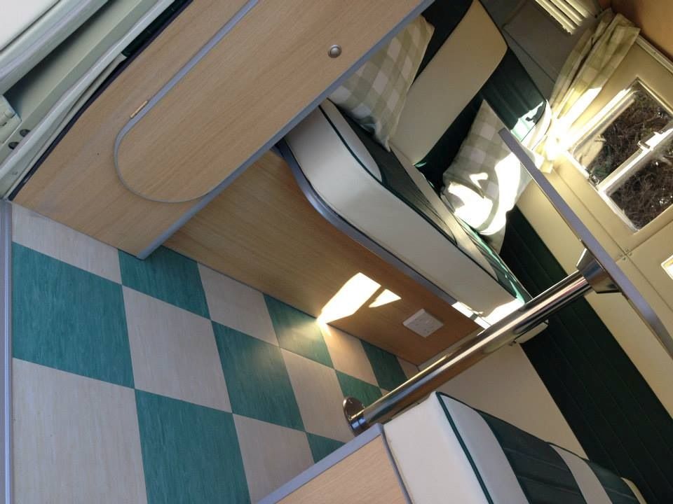 1963 Volkswagen T2 Camper Van / Bus Image 3