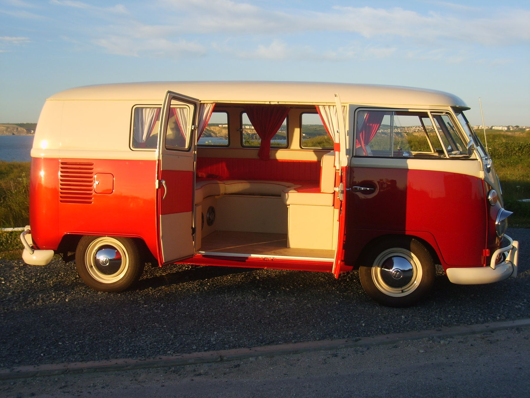 1963 Volkswagen T2 Camper Van / Bus Image 3