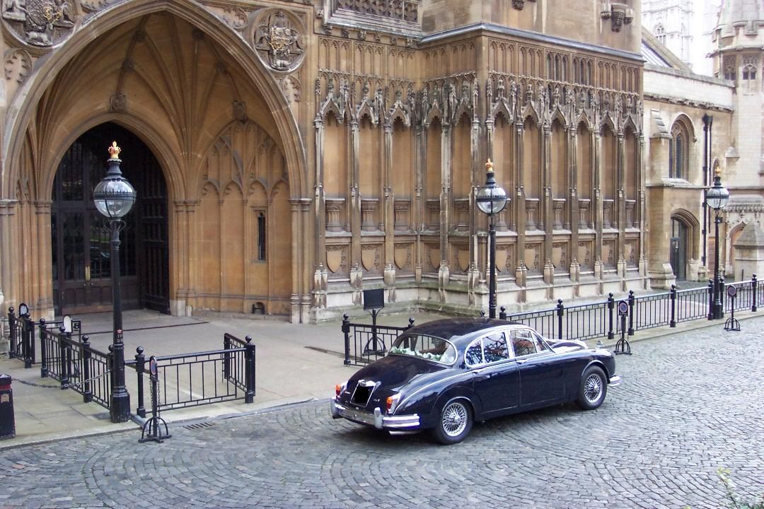 1967 Daimler V8 Image 2