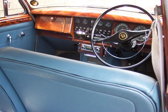 1967 Daimler V8 Image 4