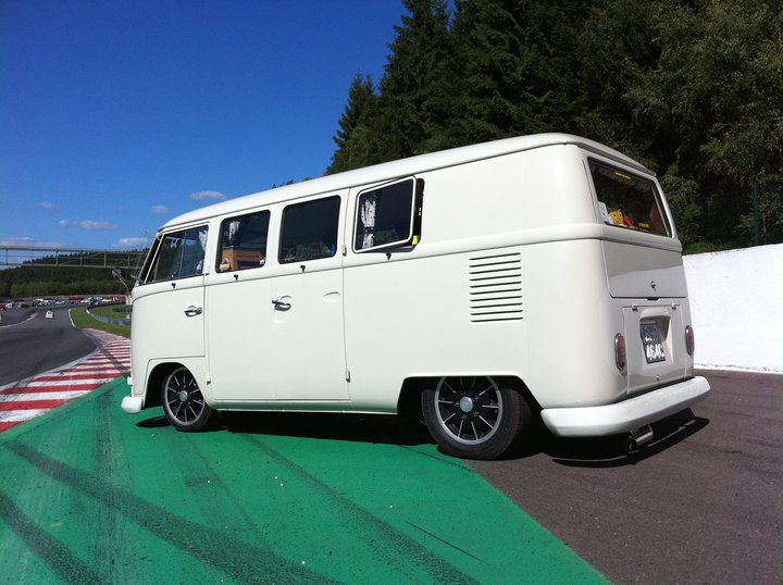 1965 Volkswagen T2 Camper Van / Bus Image 10