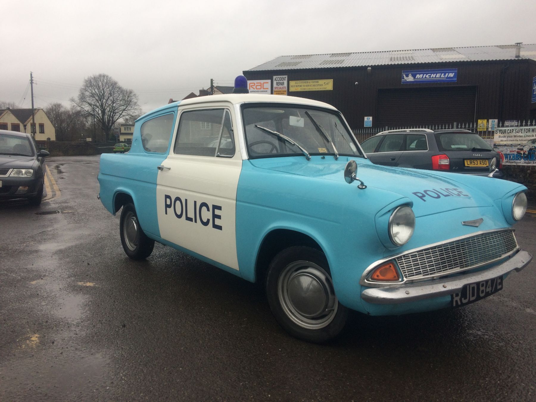 1967 Ford Anglia Image 3