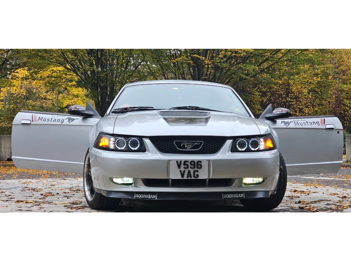 2000 Ford Mustang Image 3