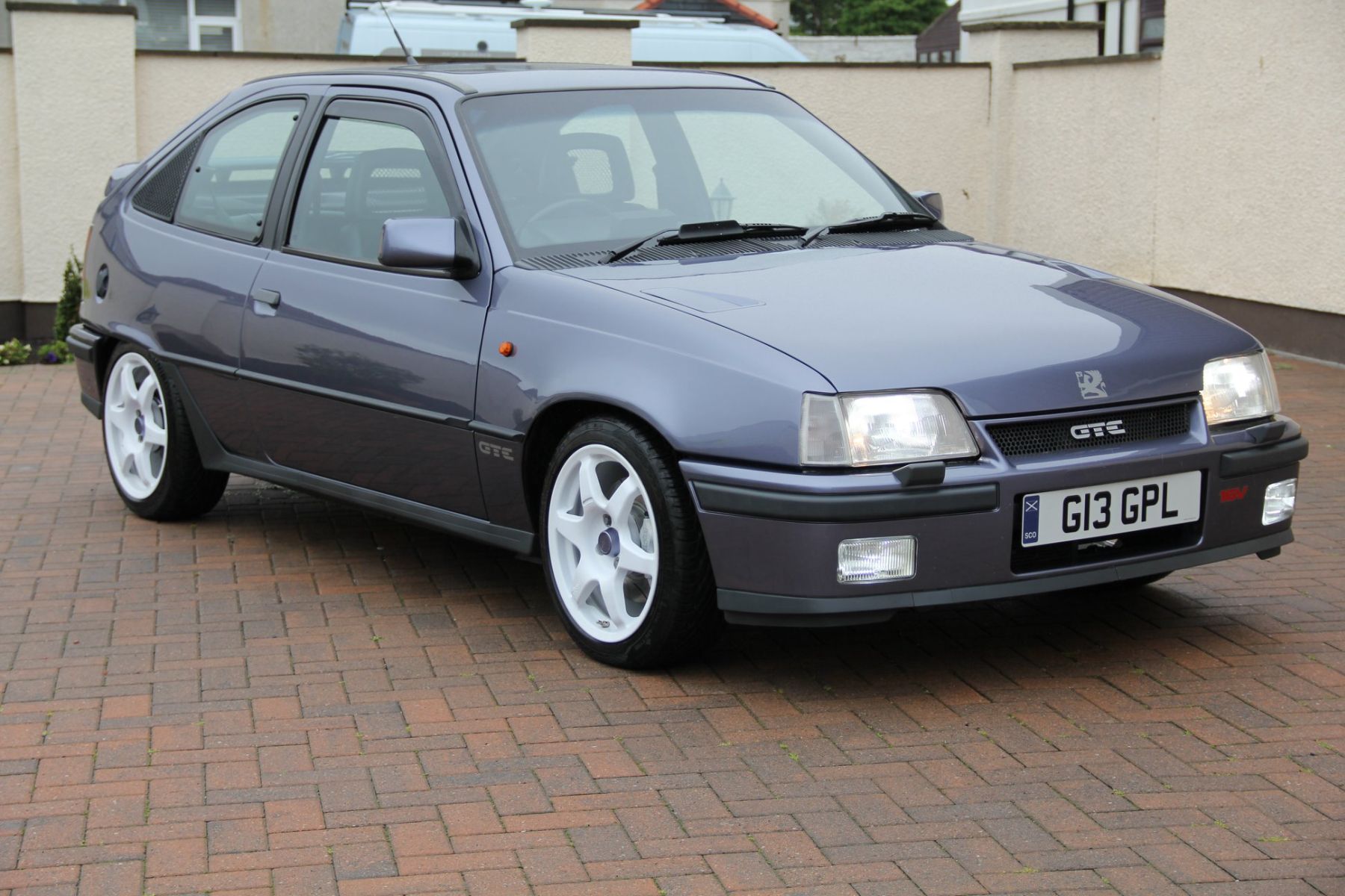 1990 Vauxhall Astra Image 1
