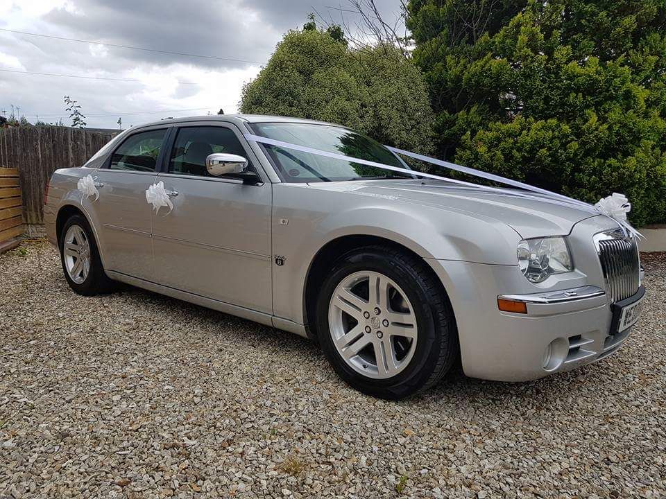 2008 Chrysler 300c Image 1