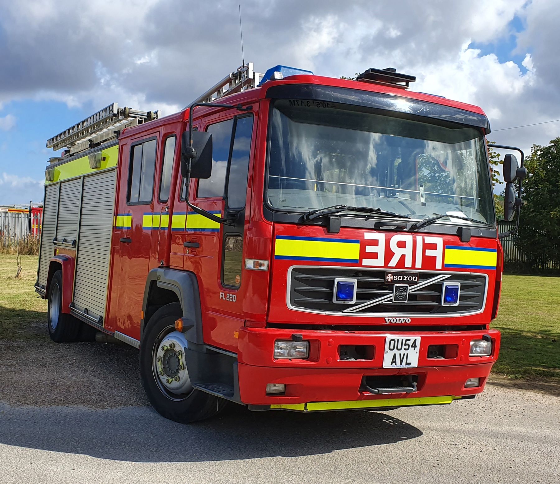 2004 Volvo Other Image 2