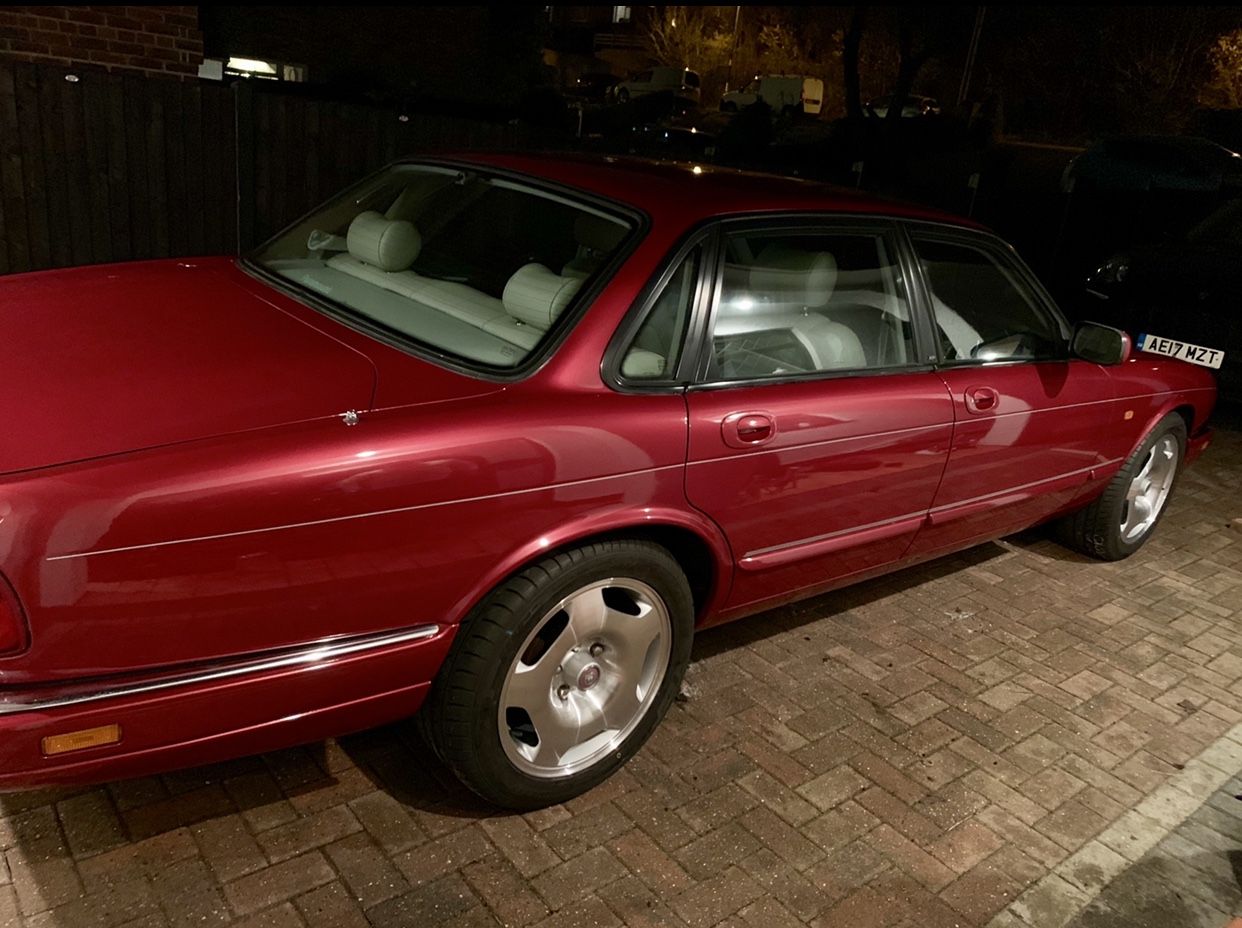 1995 Jaguar XJR Image 3