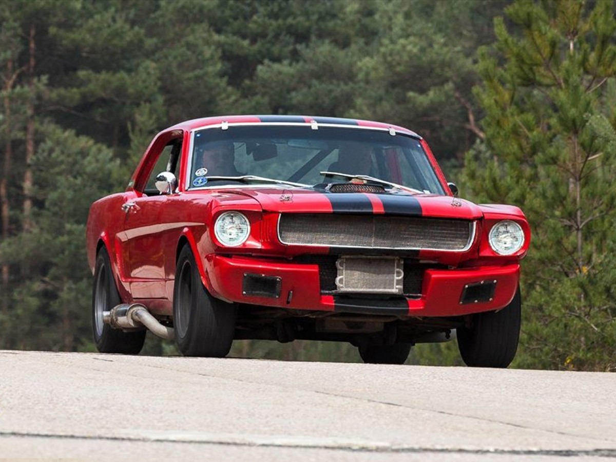 1965 Ford Mustang Image 3