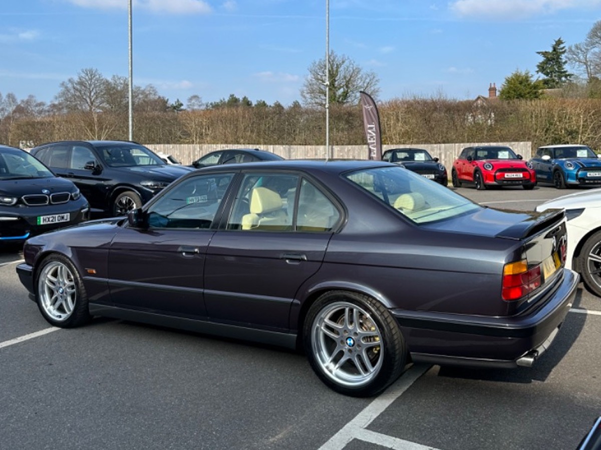 1991 BMW M5 Image 2