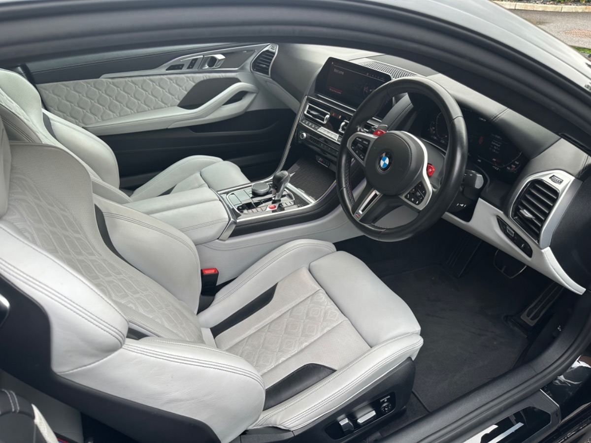 2021 BMW M8 Image 4