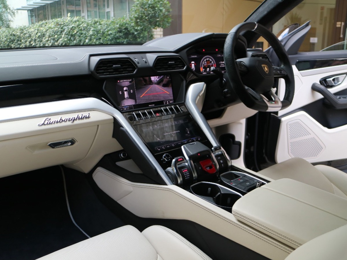 2019 Lamborghini Urus Image 8