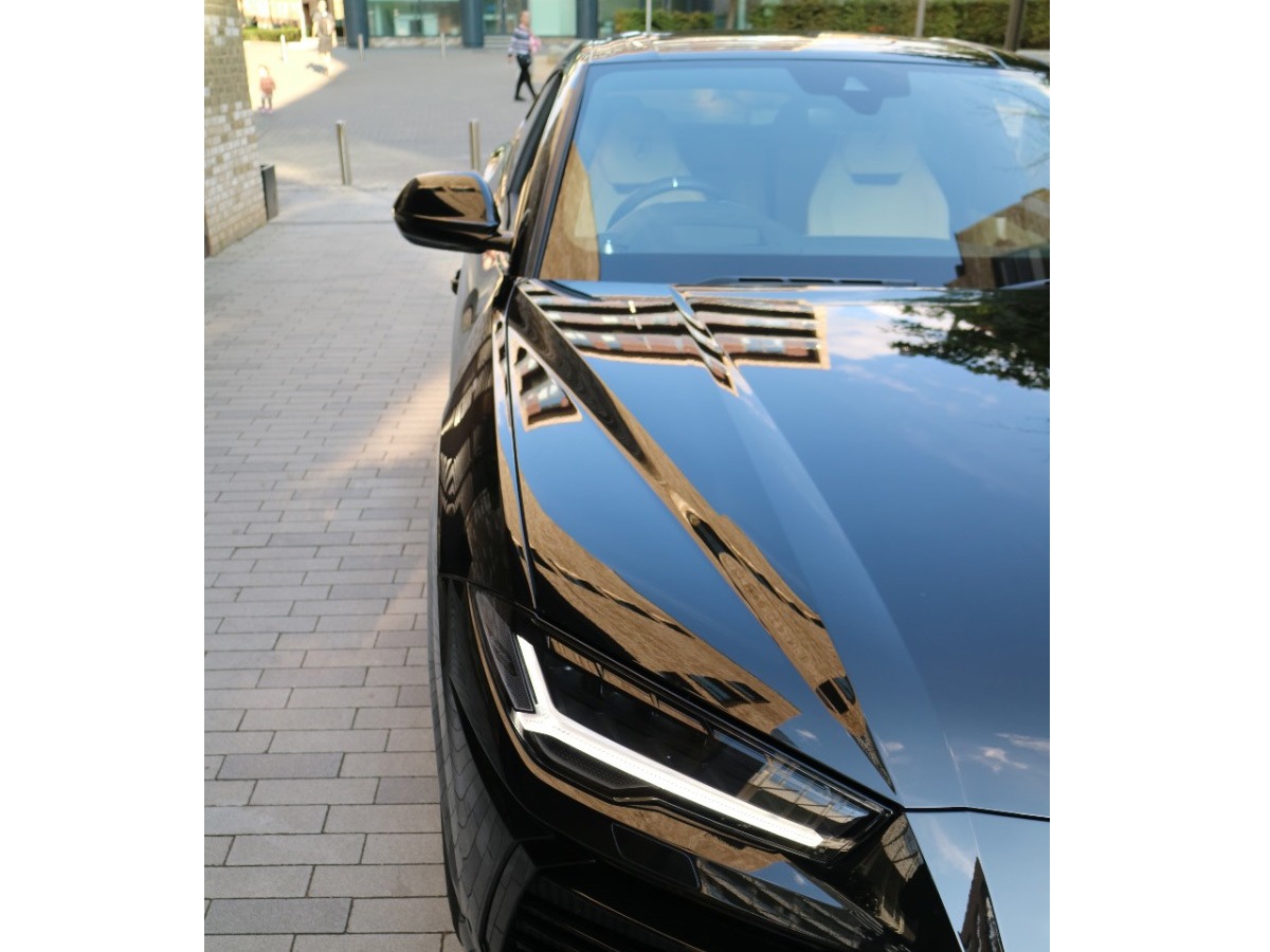 2019 Lamborghini Urus Image 4