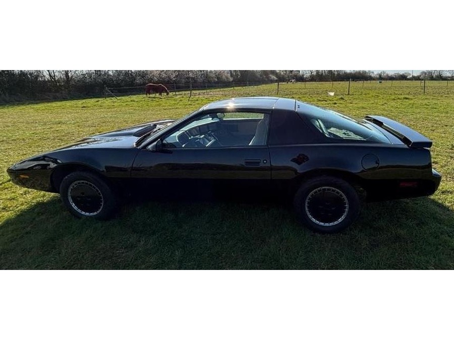 1989 Pontiac Firebird Trans Am Image 2