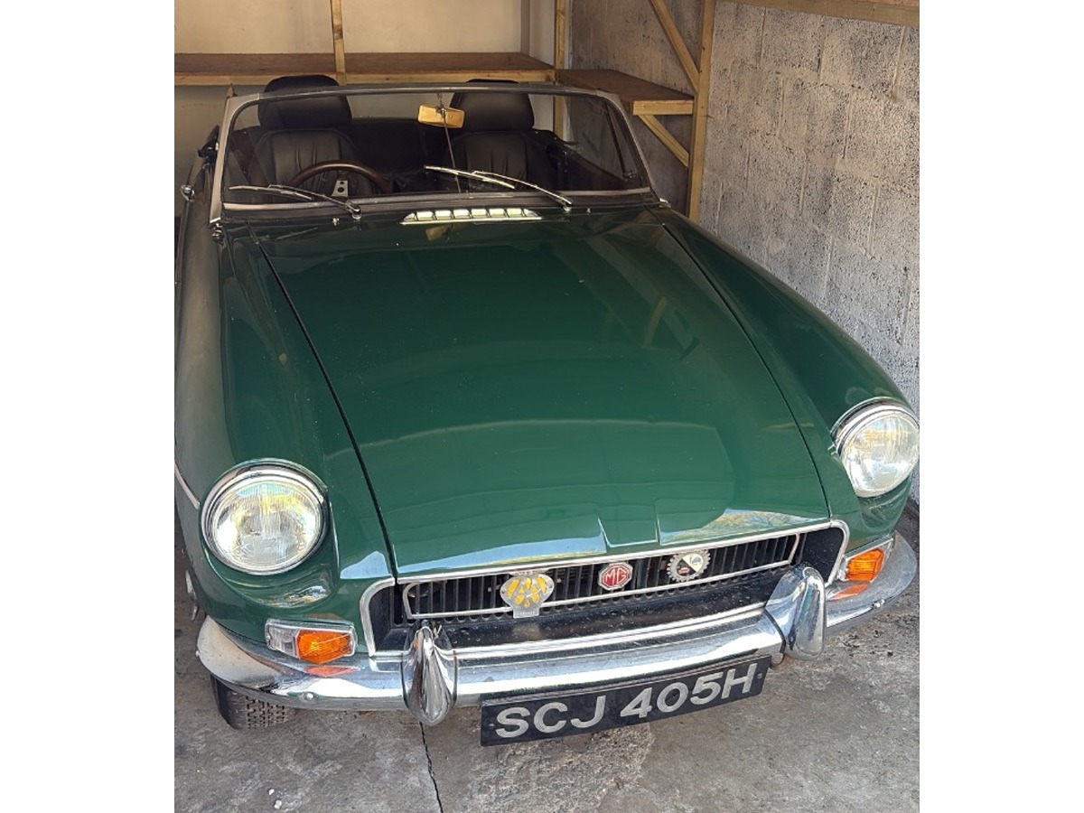1970 MG B Image 2