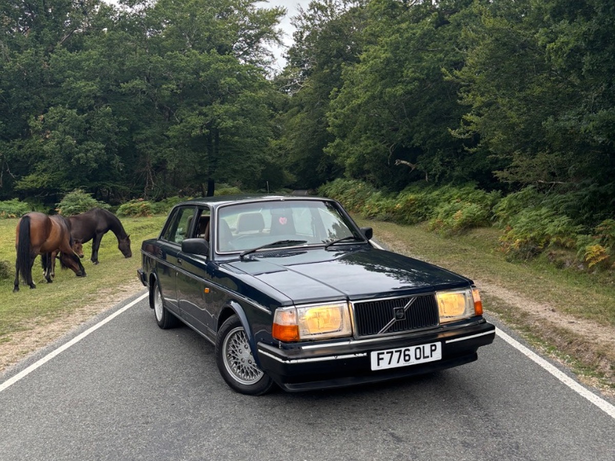 1988 Volvo 240 Image 2